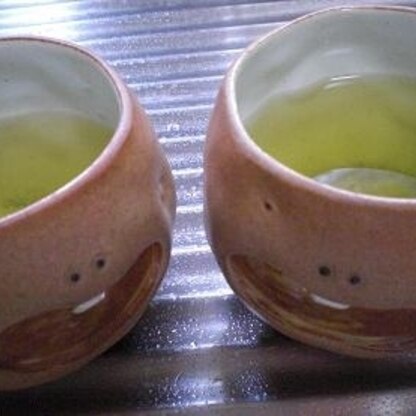 レモンと緑茶って結構合いますよね。
さっぱりと美味しかったです。
ごちそうさまでした。
（*^_^*）